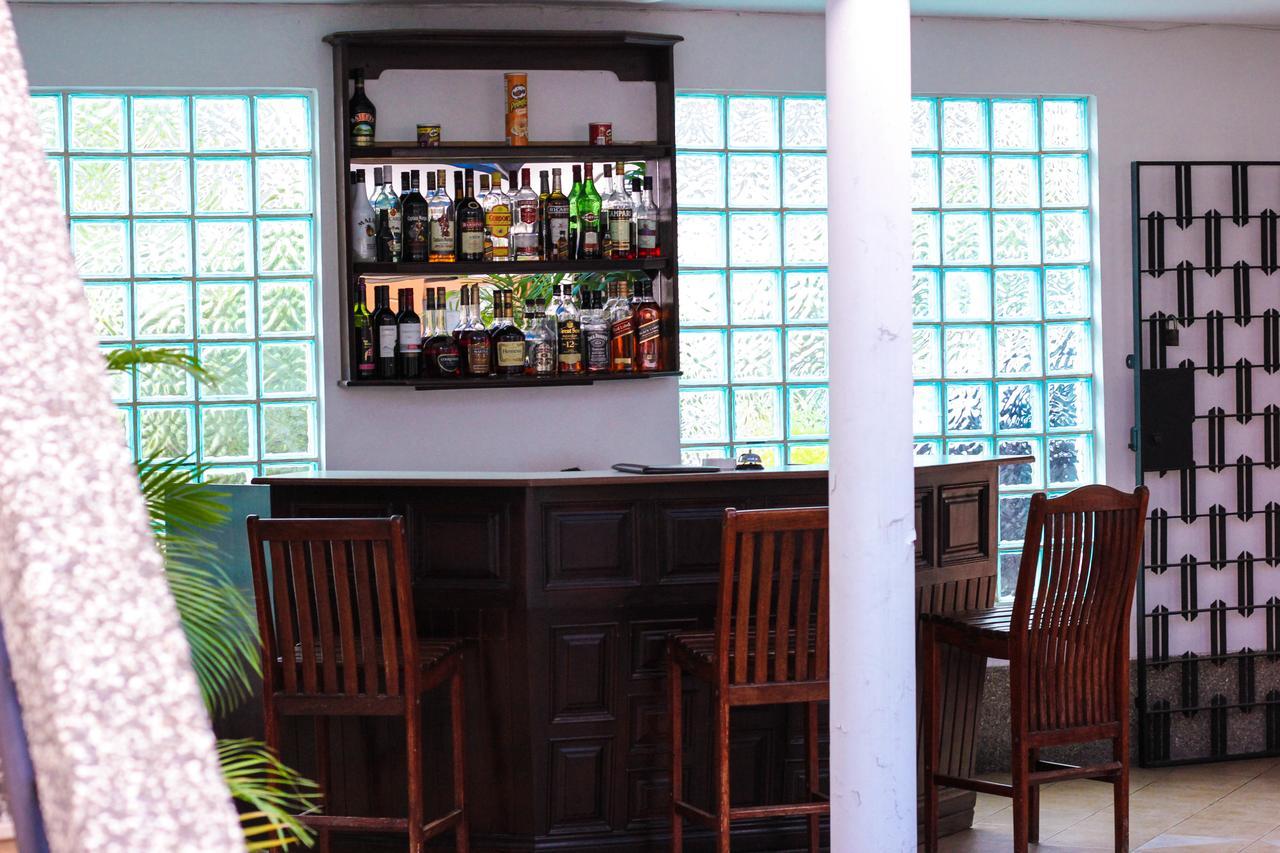 Lavender Lodge Hotel Accra Bagian luar foto