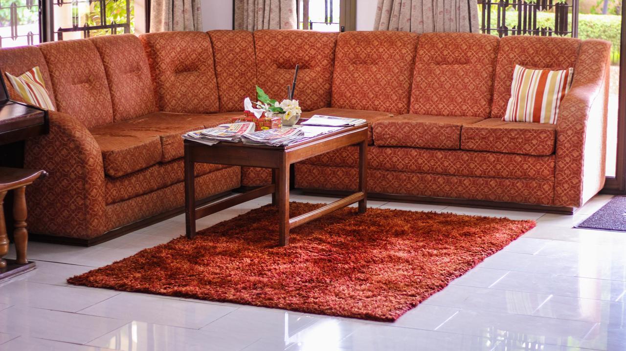 Lavender Lodge Hotel Accra Bagian luar foto