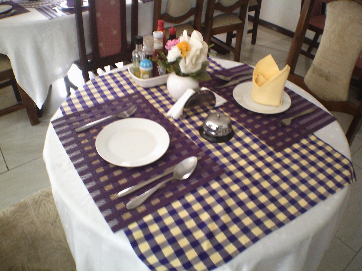 Lavender Lodge Hotel Accra Bagian luar foto