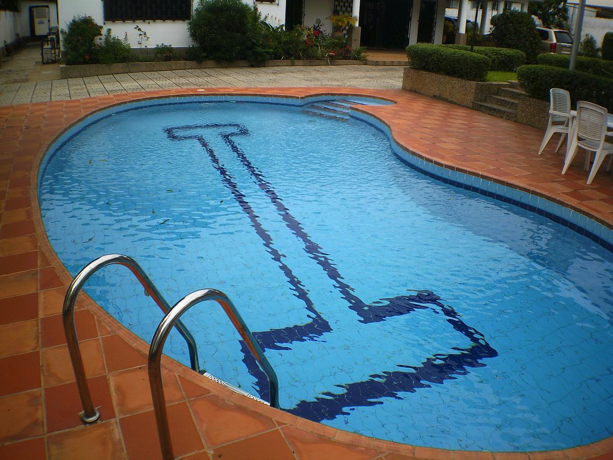 Lavender Lodge Hotel Accra Bagian luar foto