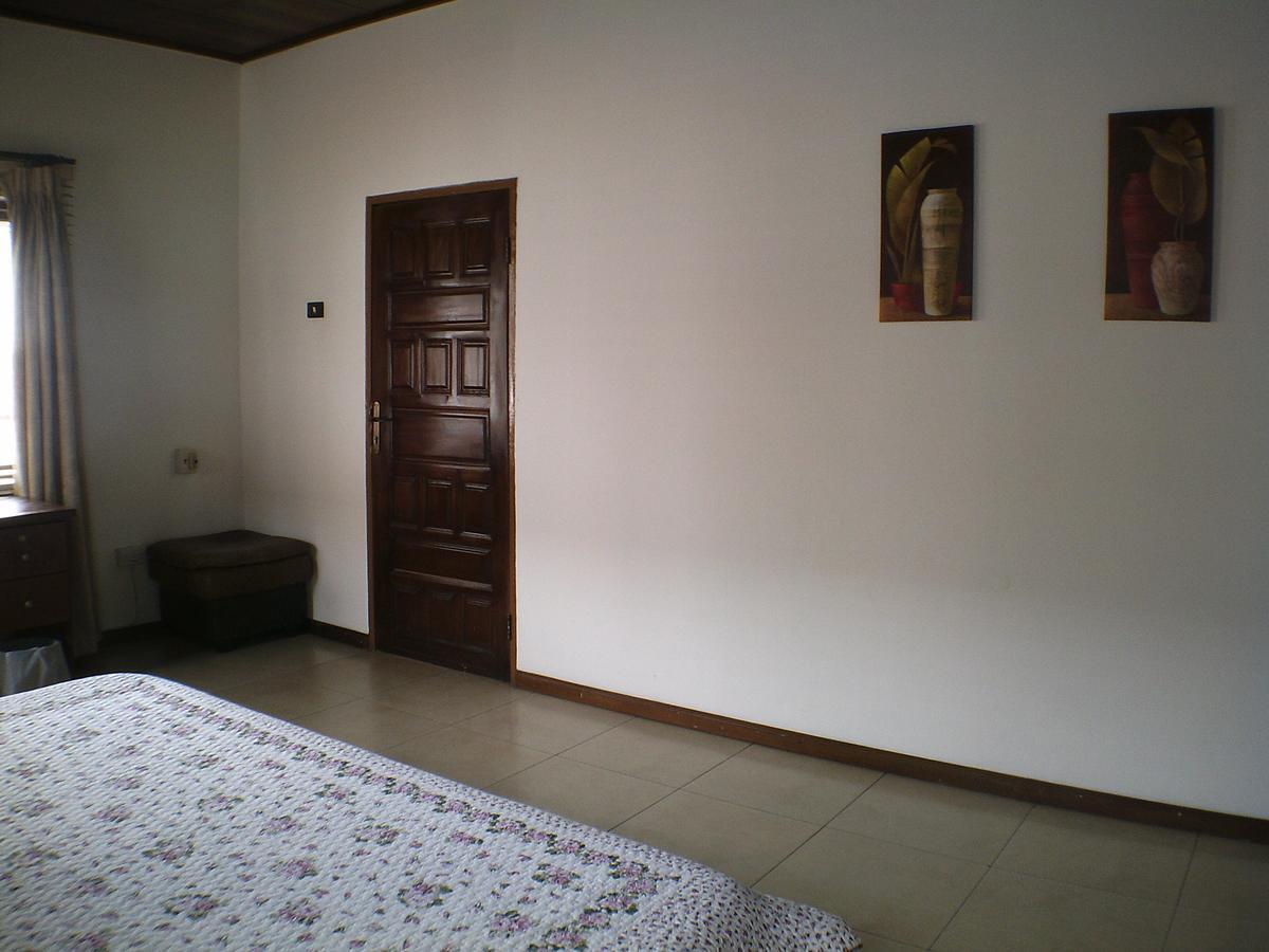Lavender Lodge Hotel Accra Bagian luar foto