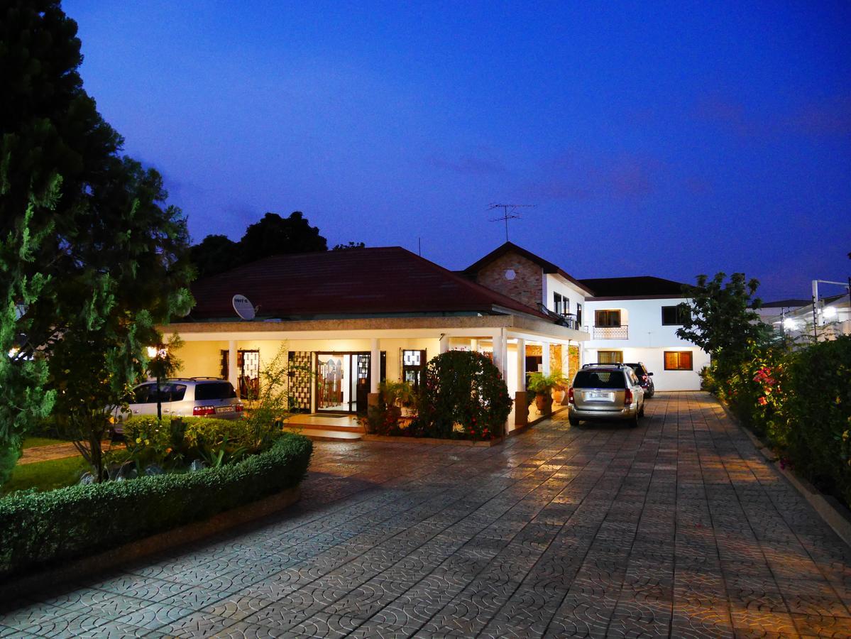 Lavender Lodge Hotel Accra Bagian luar foto