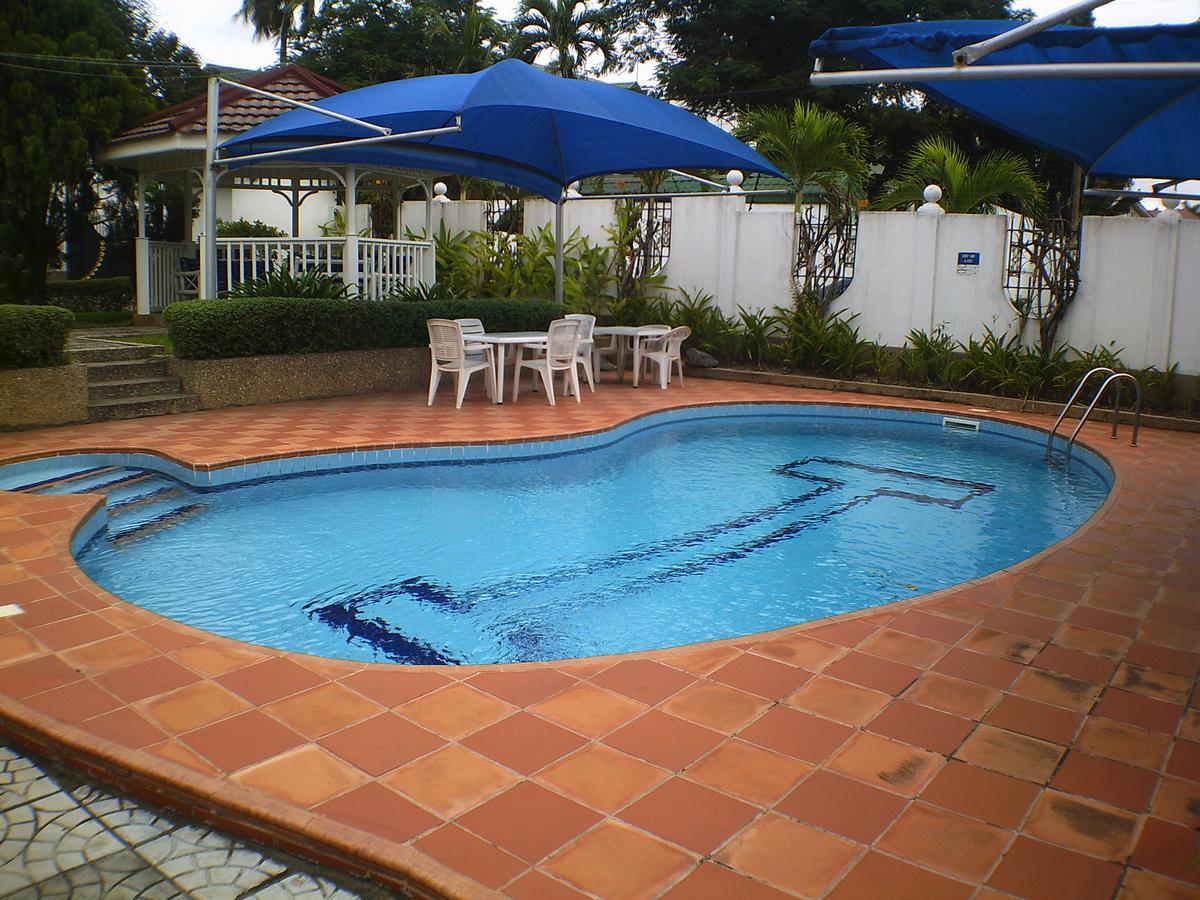 Lavender Lodge Hotel Accra Bagian luar foto