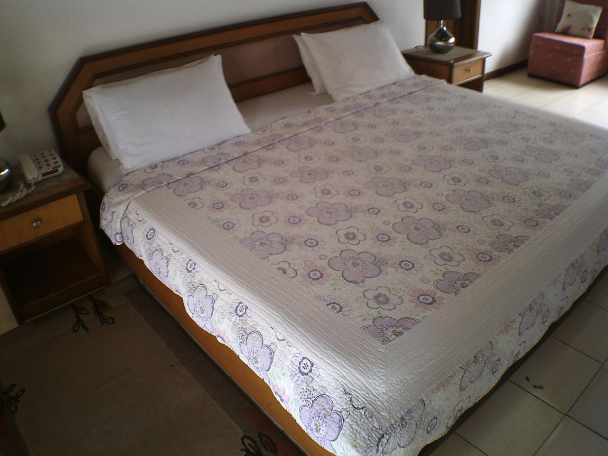 Lavender Lodge Hotel Accra Bagian luar foto